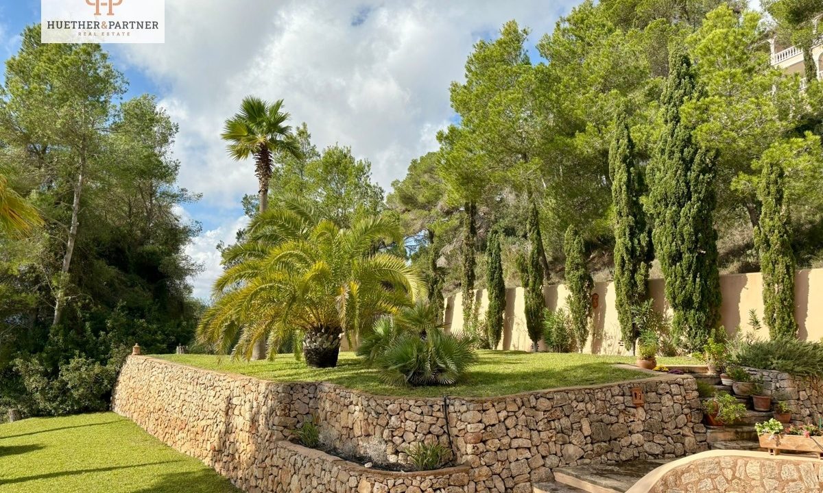 terrassenförmig angelegter Garten