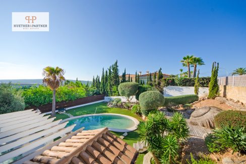 Infinity-Pool mit Panorama-Meerblick