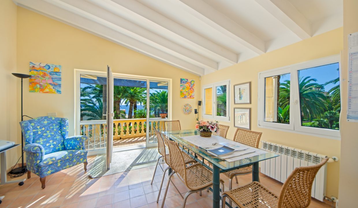 10571552-f2ac-4f3f-805b-3a9a77ab5536