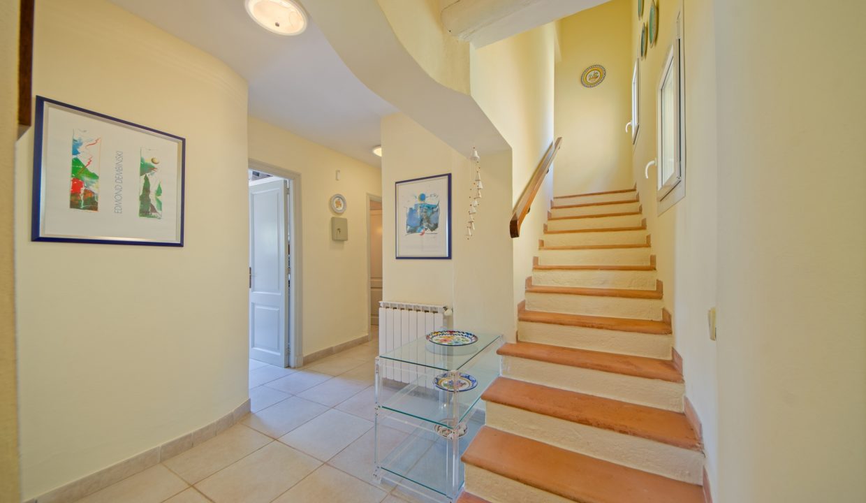 9f8f33c5-67de-452f-9c50-3422496c63c4