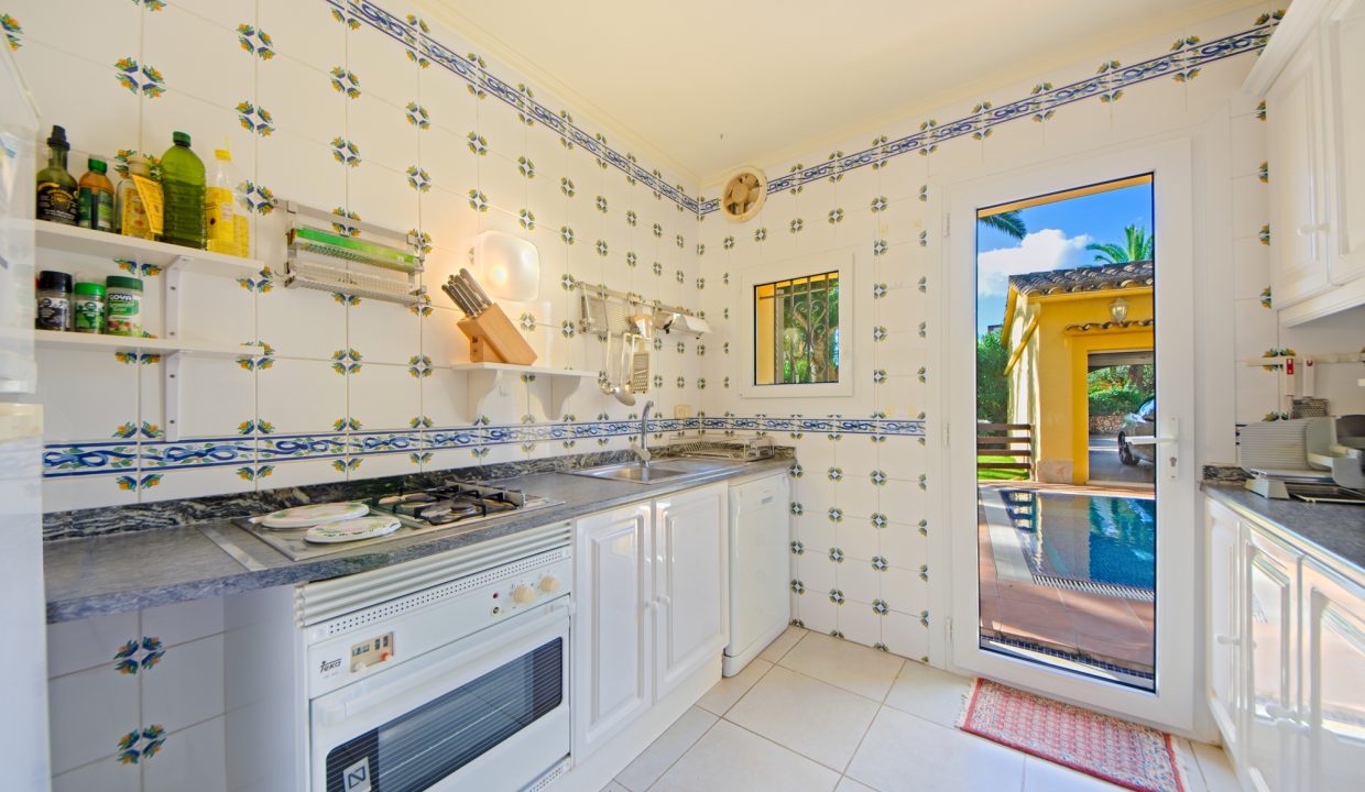 bfa6d36e-6b5c-4d44-b0c5-dc95d6f8165c