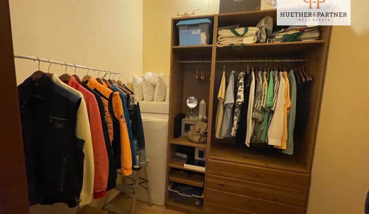 1eeaa53b-e4c4-4c83-9049-6bbbdcdcfd3d