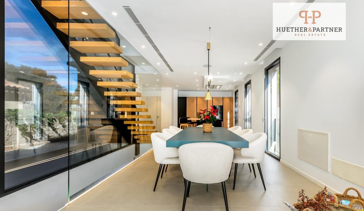 97990a93-d27a-4106-8147-9a2fa01e0ea6