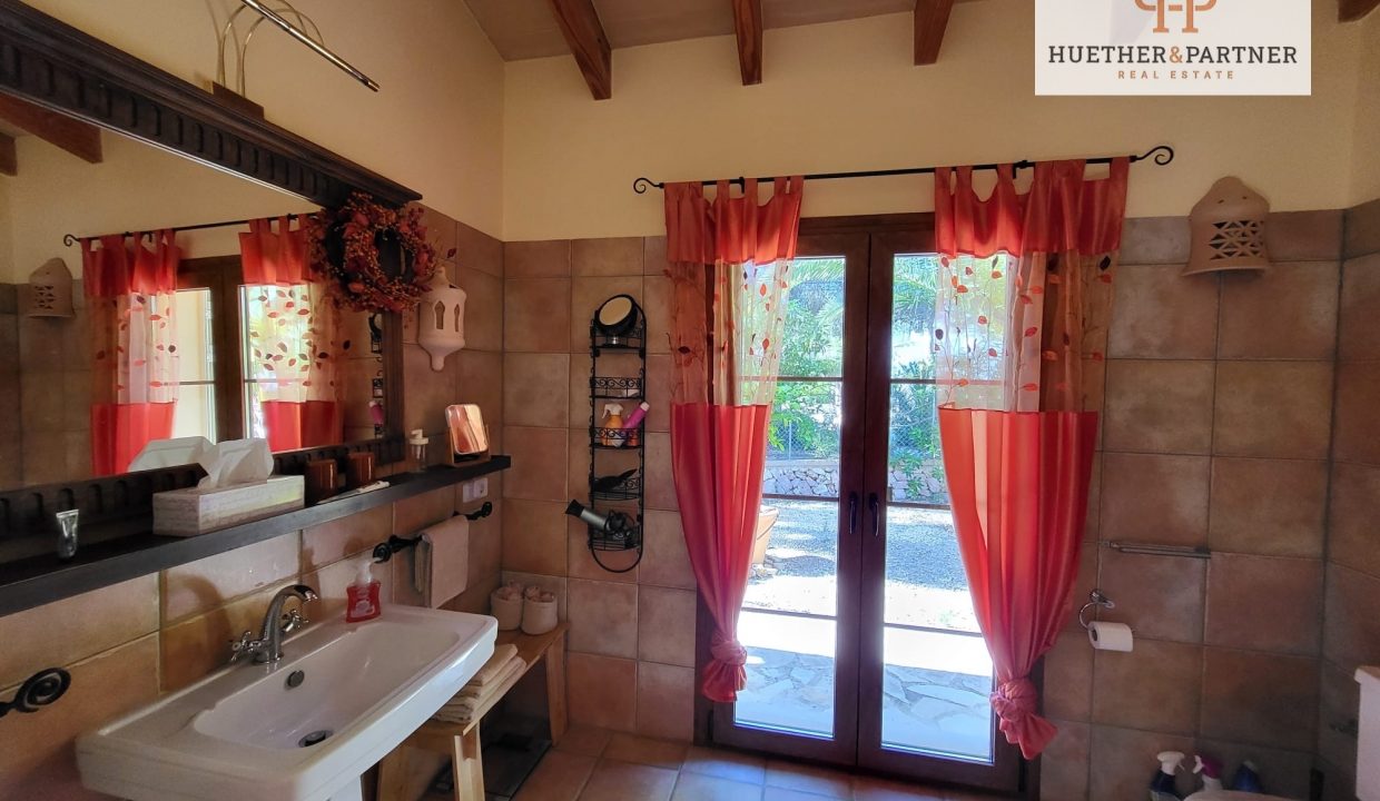 c715e1ad-ba1c-4ad3-87a1-85c4ad810674