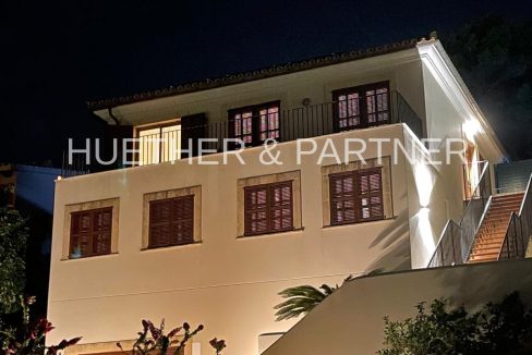 Frontansicht bei Nacht 2